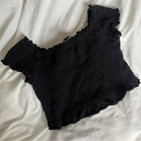 Black off the shoulder lettuce trim tee from New Look 🖤 - Picture 1 of 4